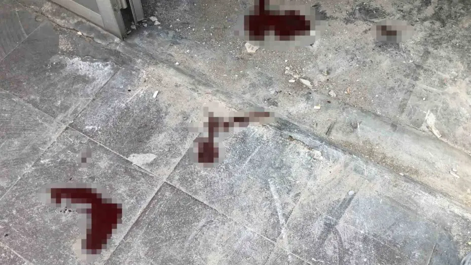 Hastaneye kaldırılırken bile telefonu elinden bırakmadı