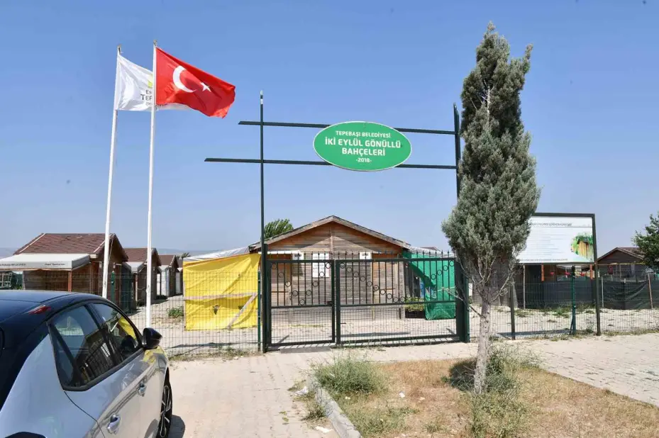 Kendi emekleriyle yetiştirdikleri sebzeleri güvenle tüketiyorlar