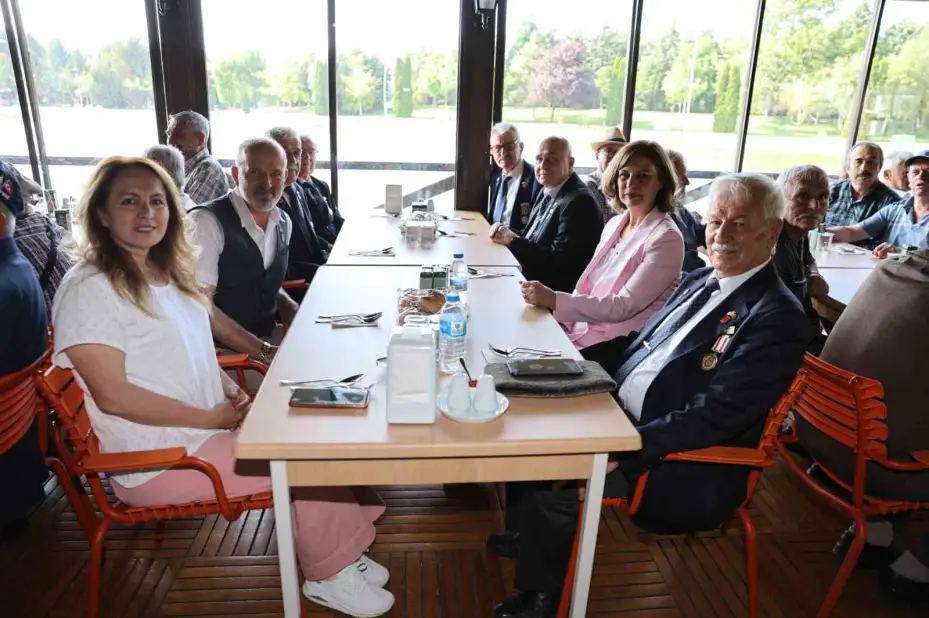 Başkan Ünlüce Babalar Günü’nde şehit ve gazi babalarını ile buluştu