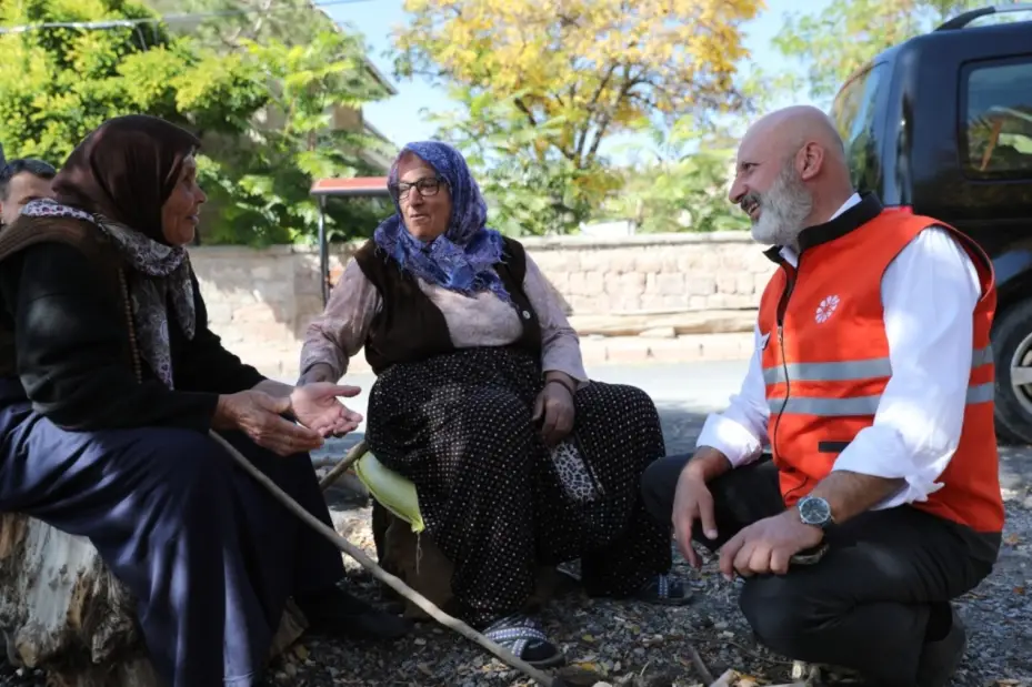 Başkan Çolakbayrakdar: "Kırsalın yüzünü güldüren örnek hizmetlerle Kocasinan’a değer katıyoruz"