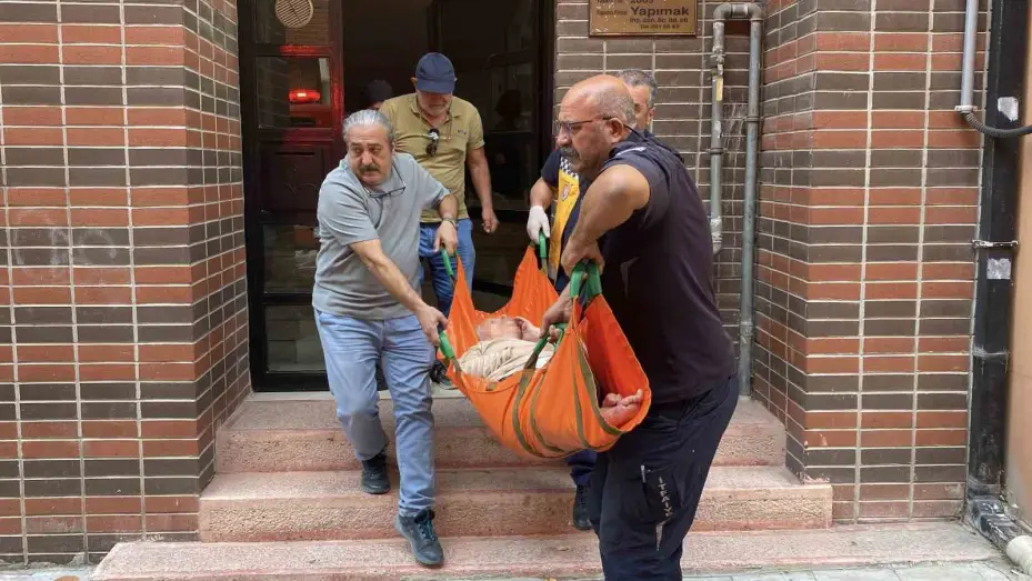Yalnız yaşadığı evde baygınlık geçiren yaşlı kadın için ekipler seferber oldu