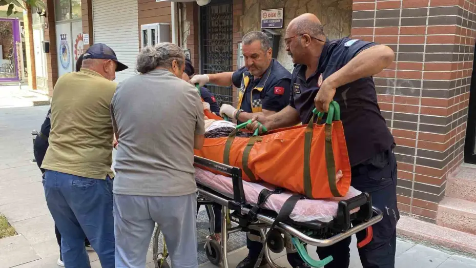 Yalnız yaşadığı evde baygınlık geçiren yaşlı kadın için ekipler seferber oldu