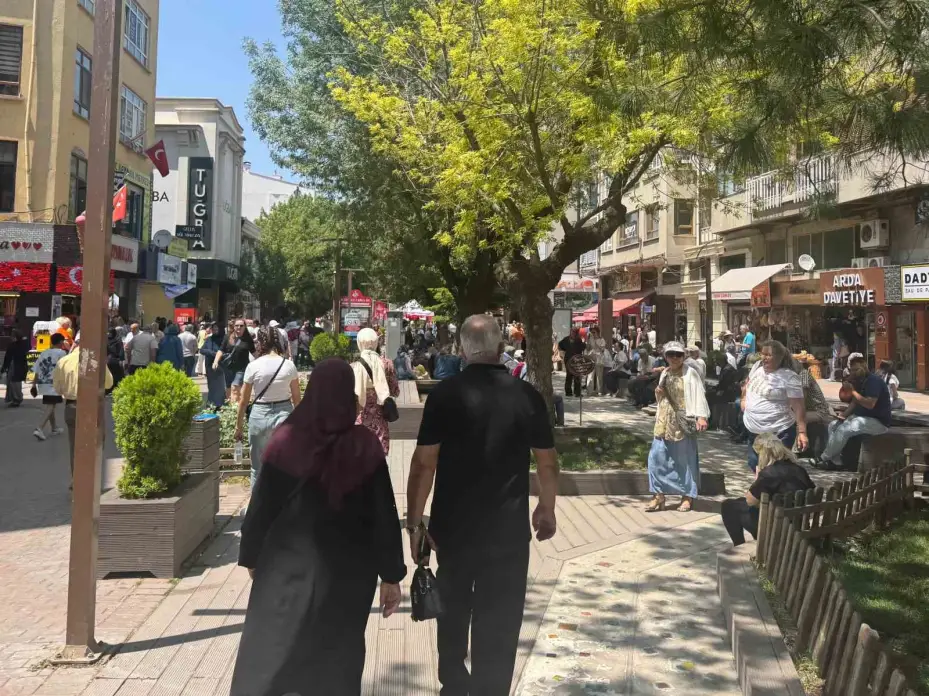 Güzel havayı fırsat bilen vatandaşlar yoğunluk oluşturdu