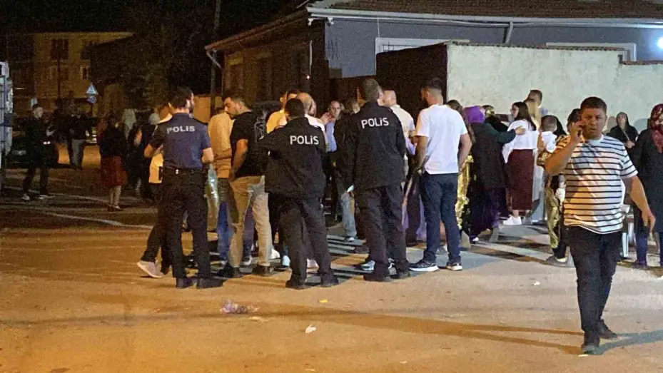 Sokak düğününde göğsüne yorgun mermi isabet eden kadın yaralandı
