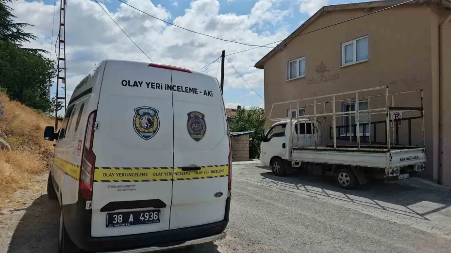 Evin bahçesinde vurulan şahıs ağır yaralandı