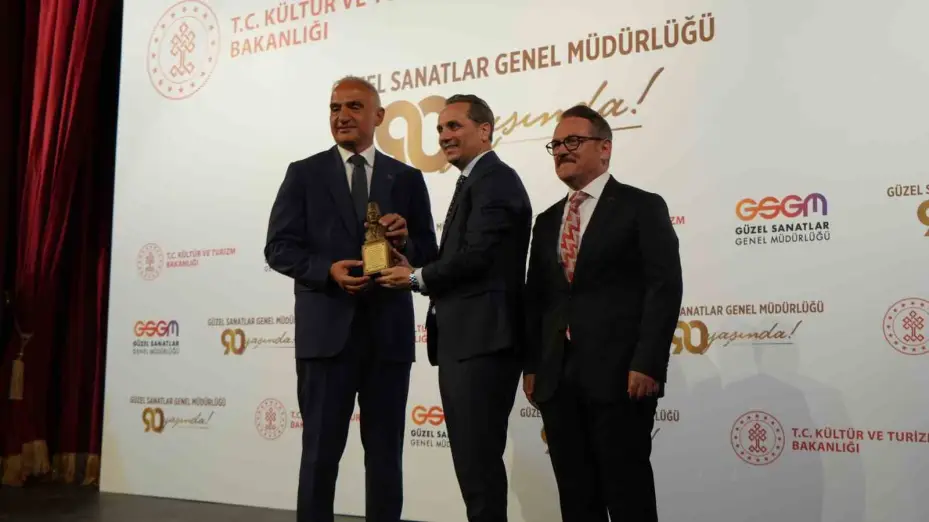 Bakan Ersoy: "Kültür ve sanatla daha güçlü bir Türkiye hedefi doğrultusunda çalışmaya devam edeceğiz"