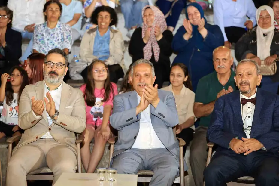 Talas’ta babalar günü coşkusu ’Hoş Seda’ ile yaşandı