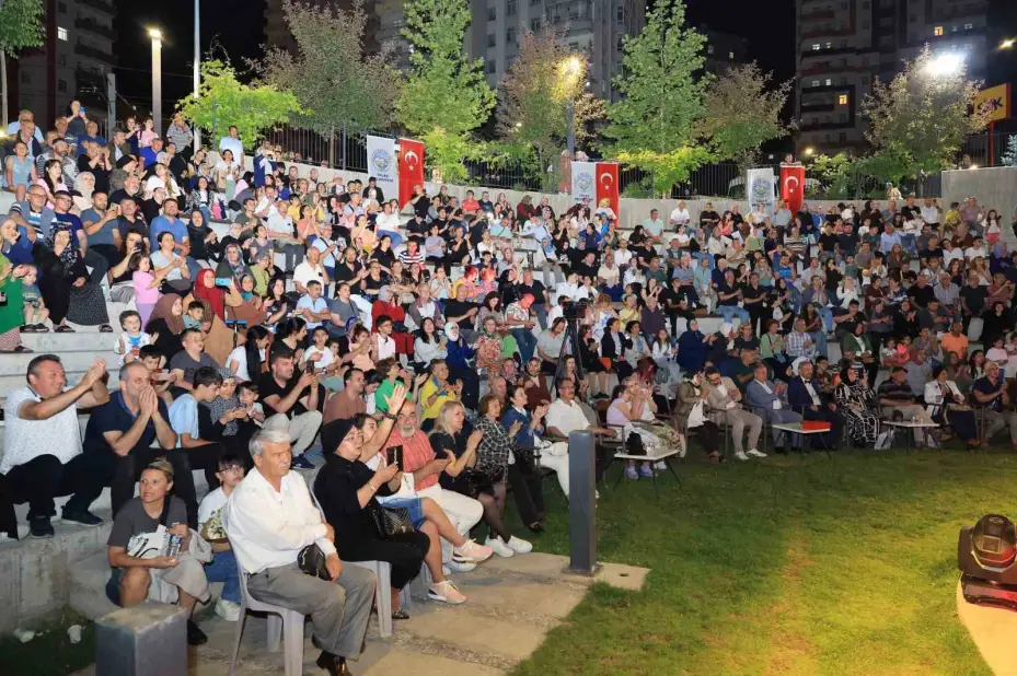 Talas’ta babalar günü coşkusu ’Hoş Seda’ ile yaşandı