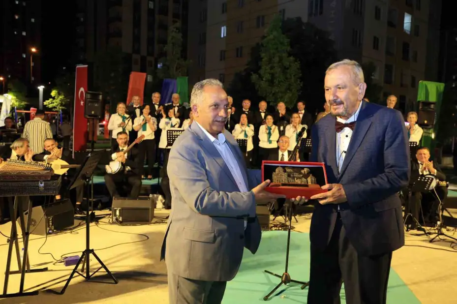 Talas’ta babalar günü coşkusu ’Hoş Seda’ ile yaşandı