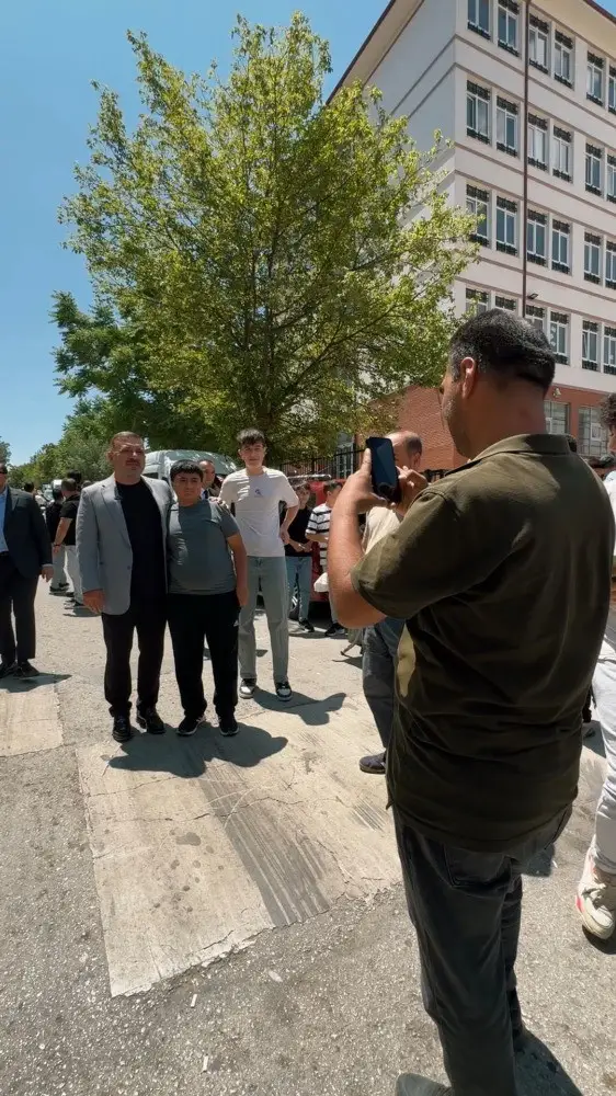Sincan Belediyesi’nden sınava giren öğrencilere ve ailelerine çorba ikramı