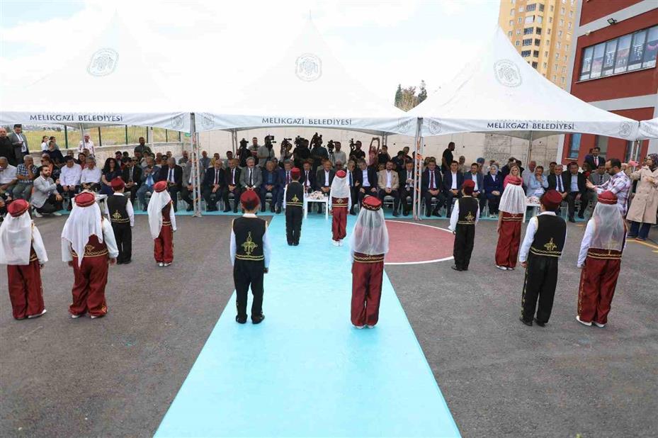 Eğitimde rekor kıran Melikgazi Belediyesi, 3 okulu daha hizmete açtı