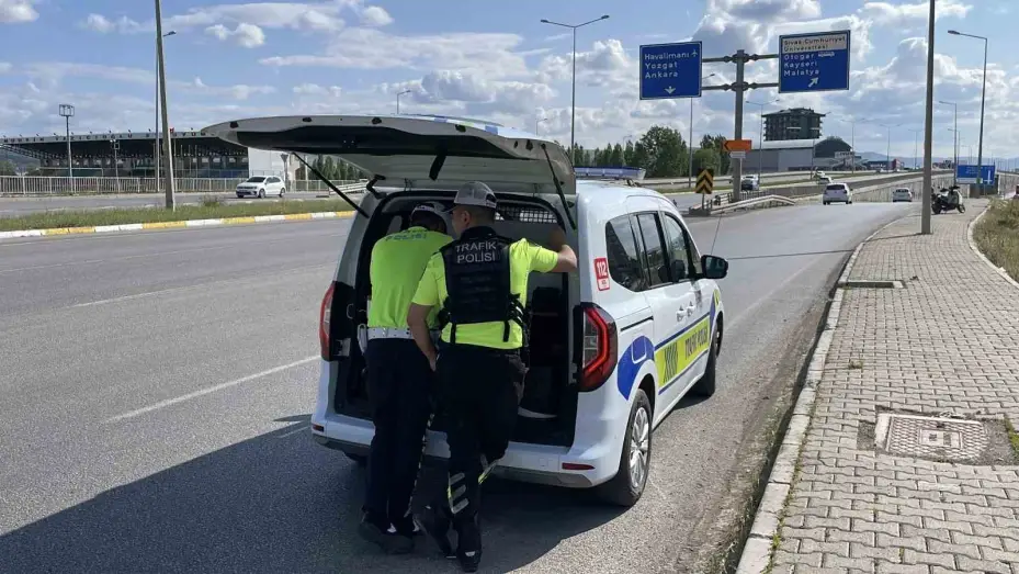 Tırın çarptığı elektrikli motosiklet sürücüsü ağır yaralandı