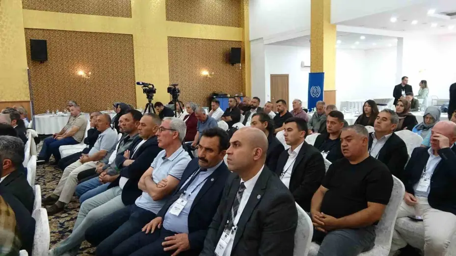 HAK-İŞ Başkanı Arslan: "OECD ülkeleri içinde, ülkemizdeki çalışanlar gayrısafi milli hasıladan 2-3 kat daha az pay alıyor"