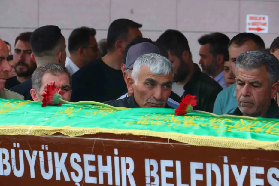 Salda Gölü’nde boğulan baba-oğul Ankara’da defnedildi