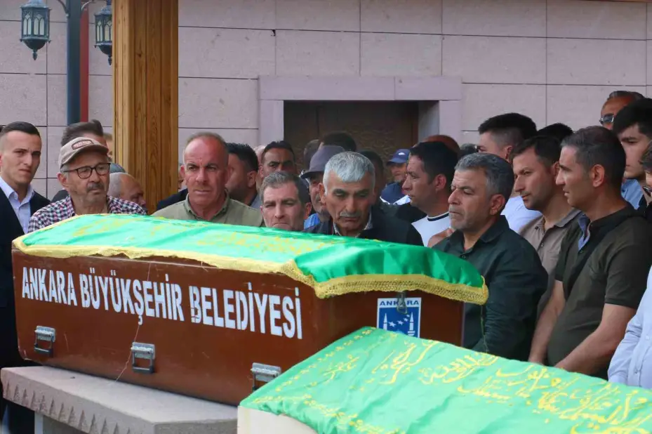 Salda Gölü’nde boğulan baba-oğul Ankara’da defnedildi