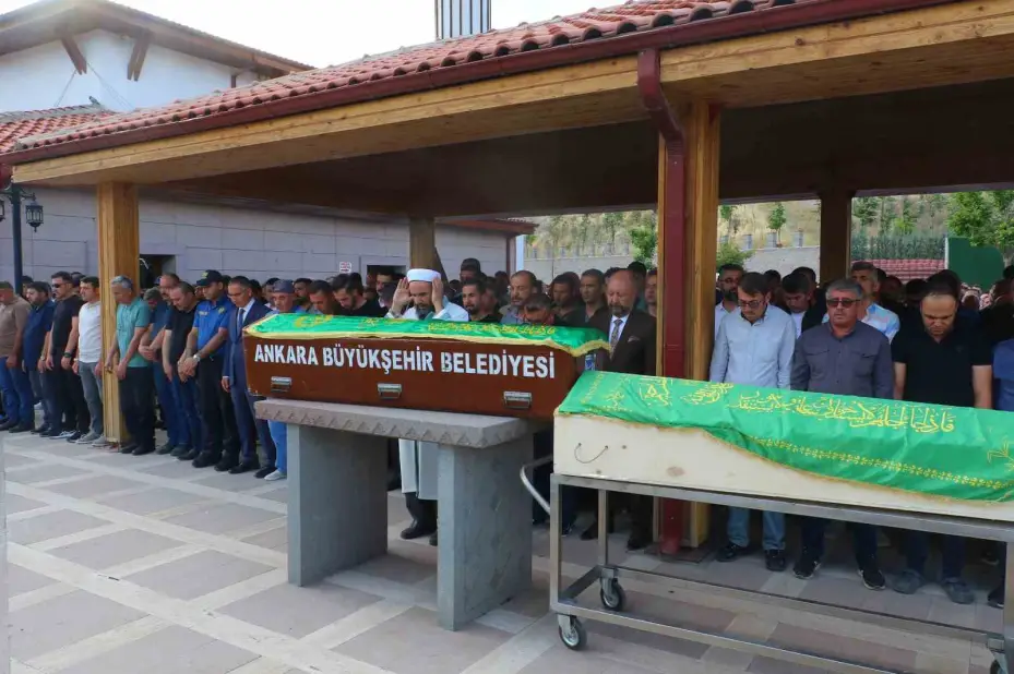 Salda Gölü’nde boğulan baba-oğul Ankara’da defnedildi