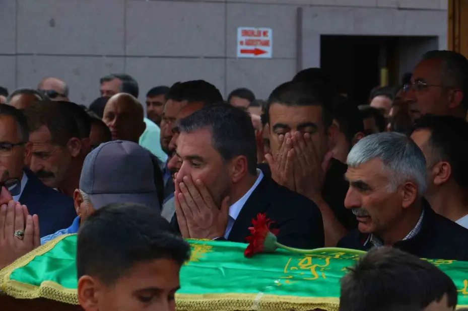 Salda Gölü’nde boğulan baba-oğul Ankara’da defnedildi