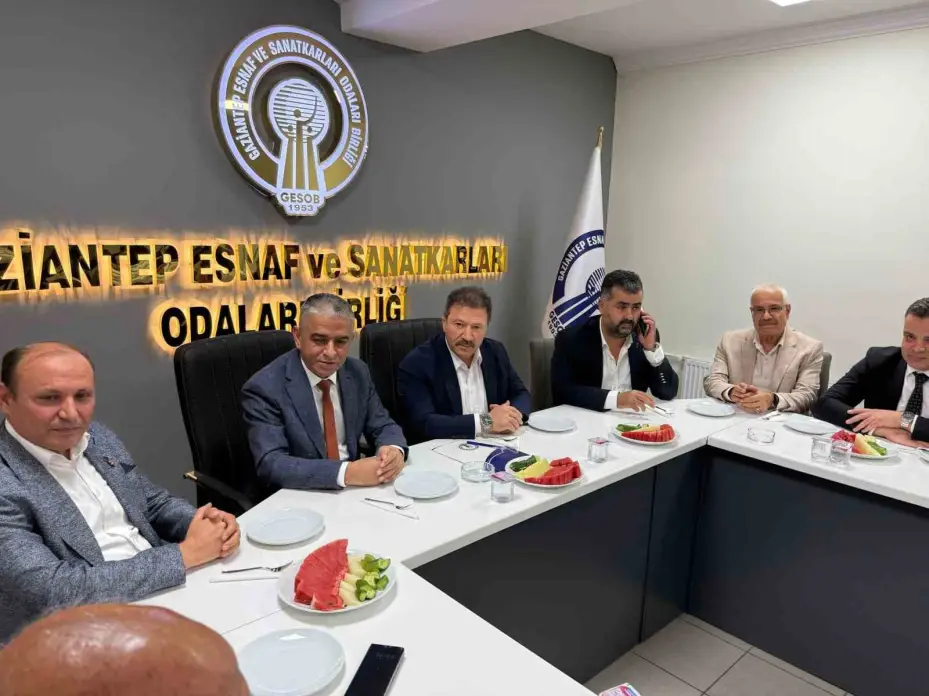 TŞOF Genel Başkanı Mehmet Yiğiner, Gaziantep’te esnaf odası başkanlarıyla buluştu