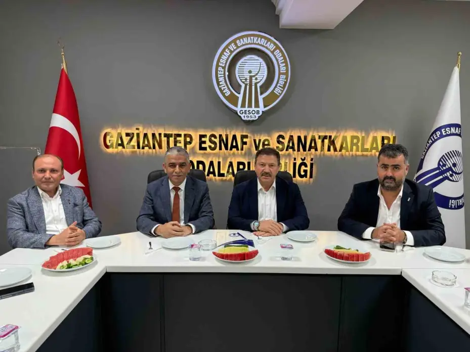 TŞOF Genel Başkanı Mehmet Yiğiner, Gaziantep’te esnaf odası başkanlarıyla buluştu