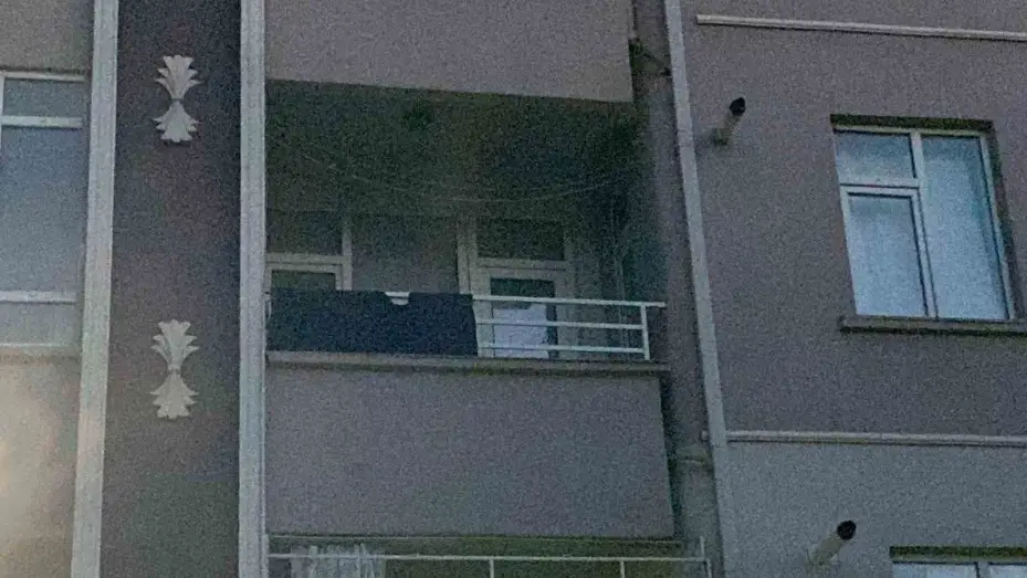 Konya’da balkondan düşen çocuk ağır yaralandı