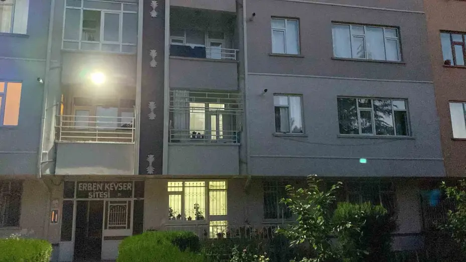 Konya’da balkondan düşen çocuk ağır yaralandı
