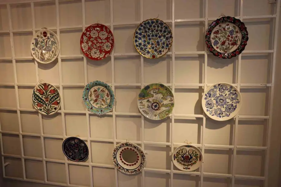 Odunpazarı Belediyesi Halk Merkezleri ‘Yıl Sonu Çini Sergisi’ açıldı