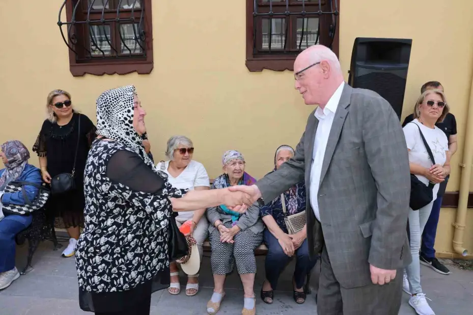 Odunpazarı Belediyesi Halk Merkezleri ‘Yıl Sonu Çini Sergisi’ açıldı