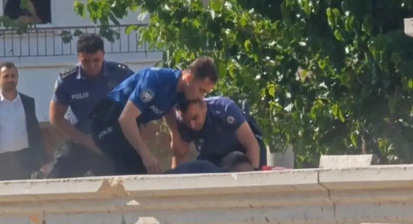 Önce erkek arkadaşının ofisini kurşunladı, sonra intihara kalkıştı
