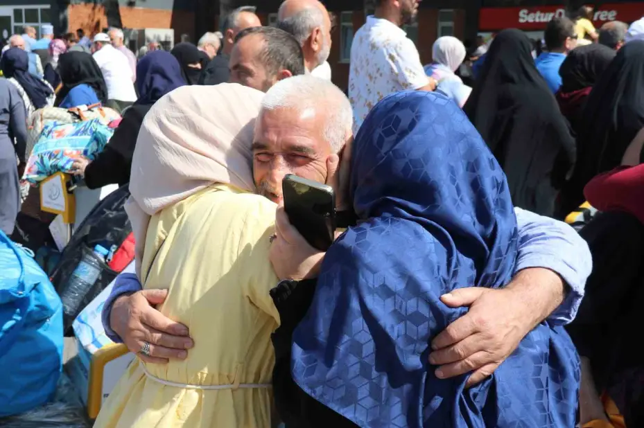 Hacdan dönen dedesini ve ninesini ‘Icardi’nin hareketiyle karşıladı