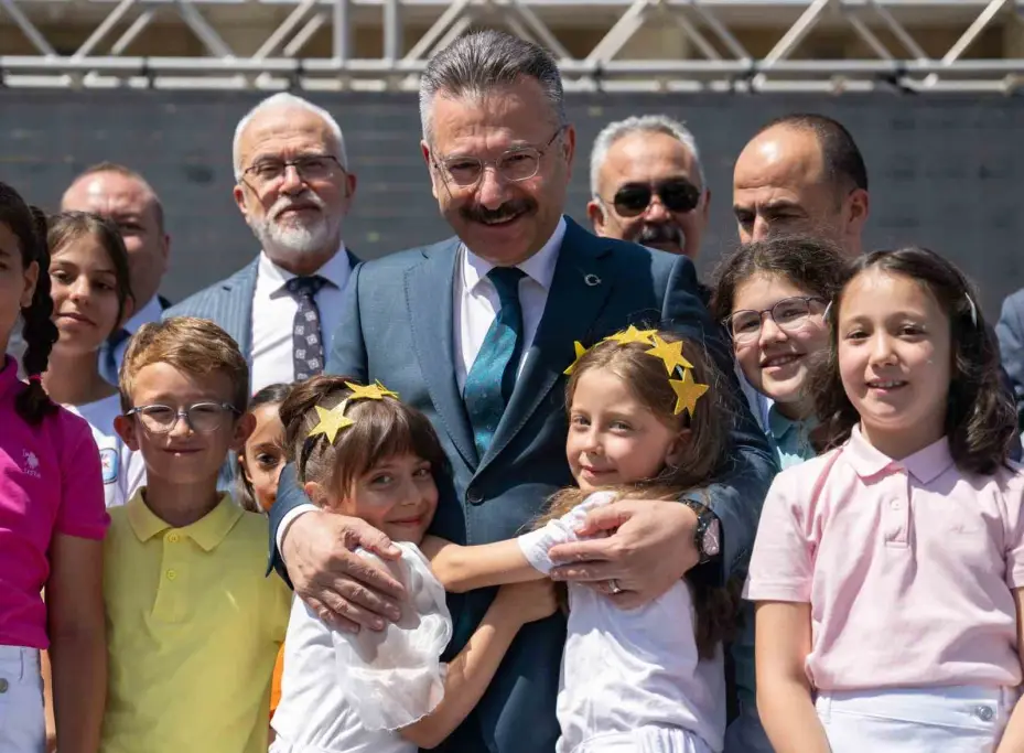’Türkiye Yüzyılında Geleceğin Yıldızları’ yıl sonu şenliği düzenlendi
