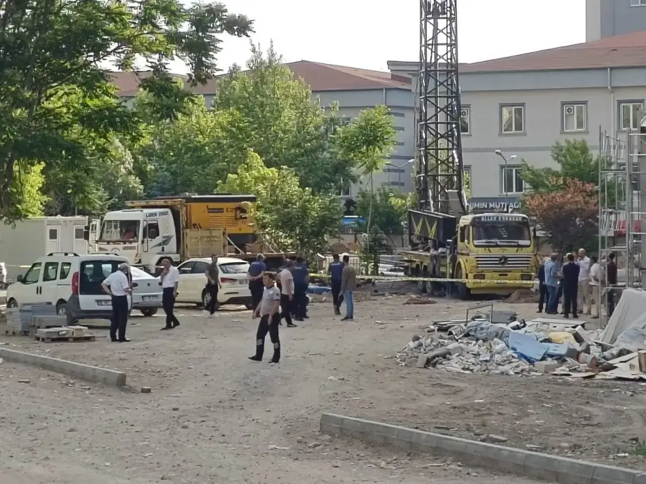 Sondaj kuyusuna düşen işçi hayatını kaybetti