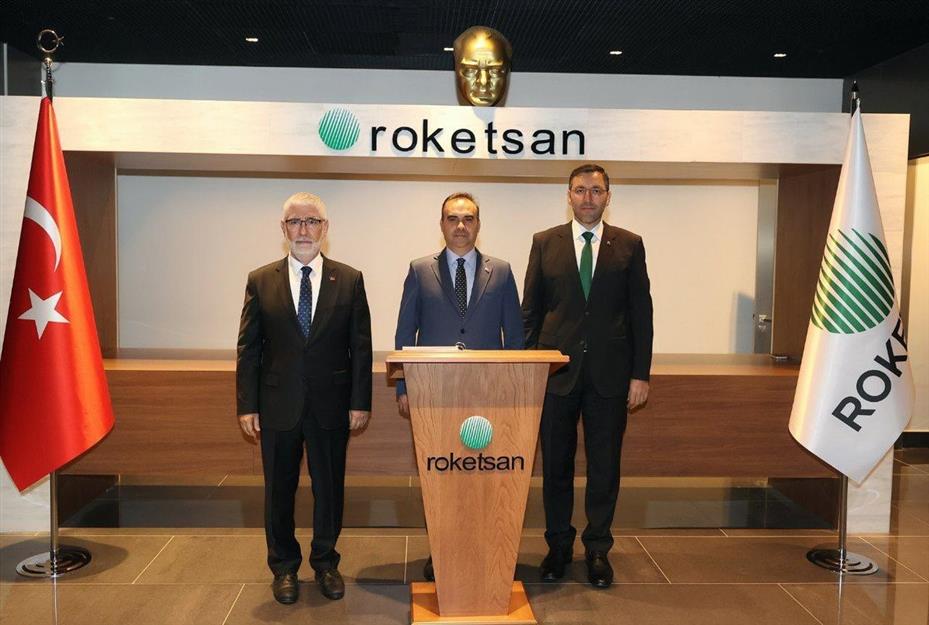 Bakan Kacır’dan Roketsan’a ziyaret