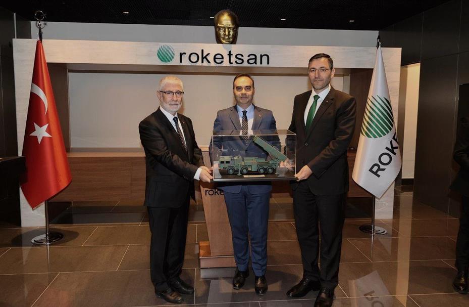 Bakan Kacır’dan Roketsan’a ziyaret