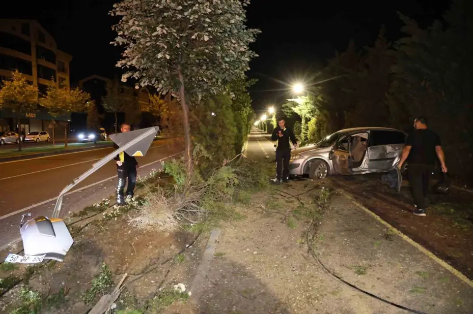 Nevşehir’de alkollü ve ehliyetsiz sürücü kaza yaptı, suçu babasına atmaya çalıştı