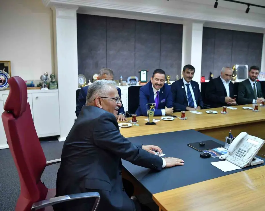 Başkan Büyükkılıç: "Başkan Büyükkılıç, Avrupa’daki Kayserilileri misafir etti