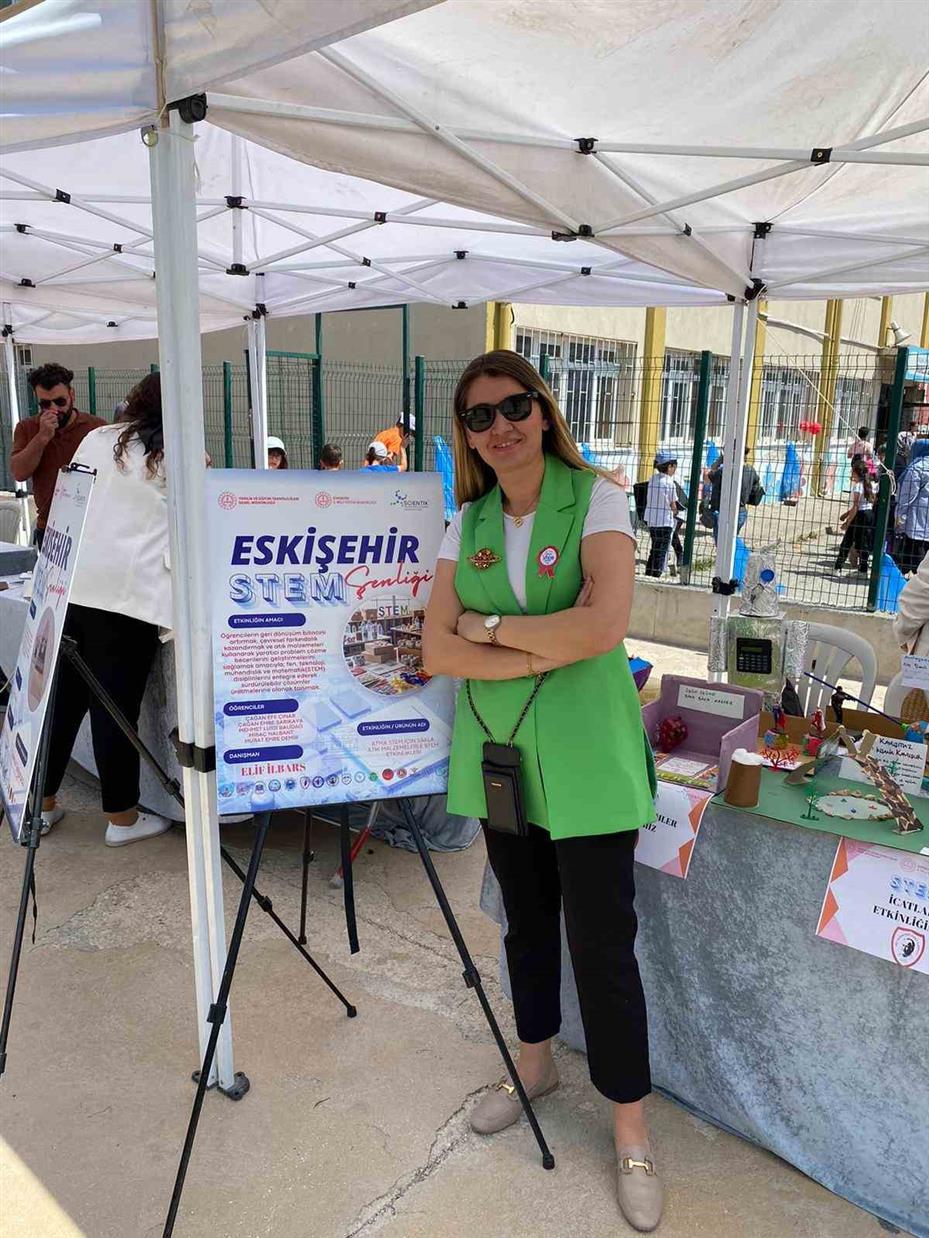 Eskişehir Vali Münir Raif İlkokulun ‘STEM Şenliği’ etkinliğinde