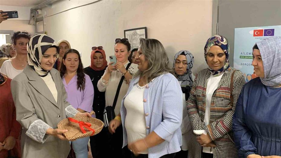 Karaman’da kursiyerlerin el emeği yüzlerce eser sergilendi