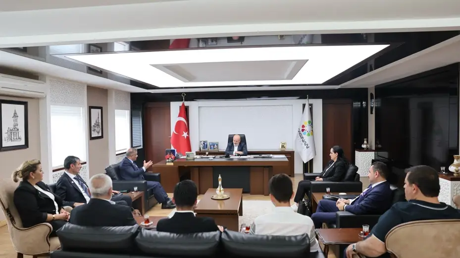 Başkan Çolakbayrakdar: "Avrupa’daki kardeşlerimizin yanındayız, destek vermeye hazırız"