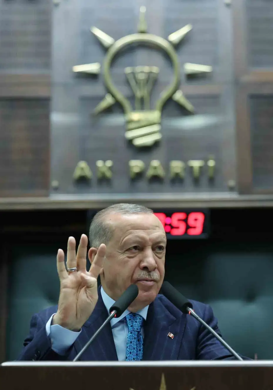Cumhurbaşkanı Erdoğan: "Türkiye, tüm enerjisini ve kapasitesini bekasına yönelik meselelere ayırması gereken çok hassas bir dönemden geçiyor"