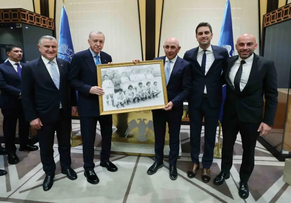 Cumhurbaşkanı Erdoğan, Süper Lig’e yükselen 3 futbol kulübünün başkanlarını kabul etti