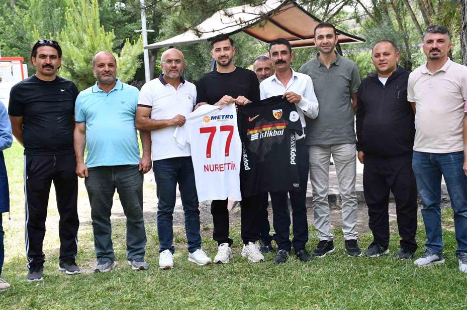 Nurettin Korkmaz öğrencilerle bir araya geldi