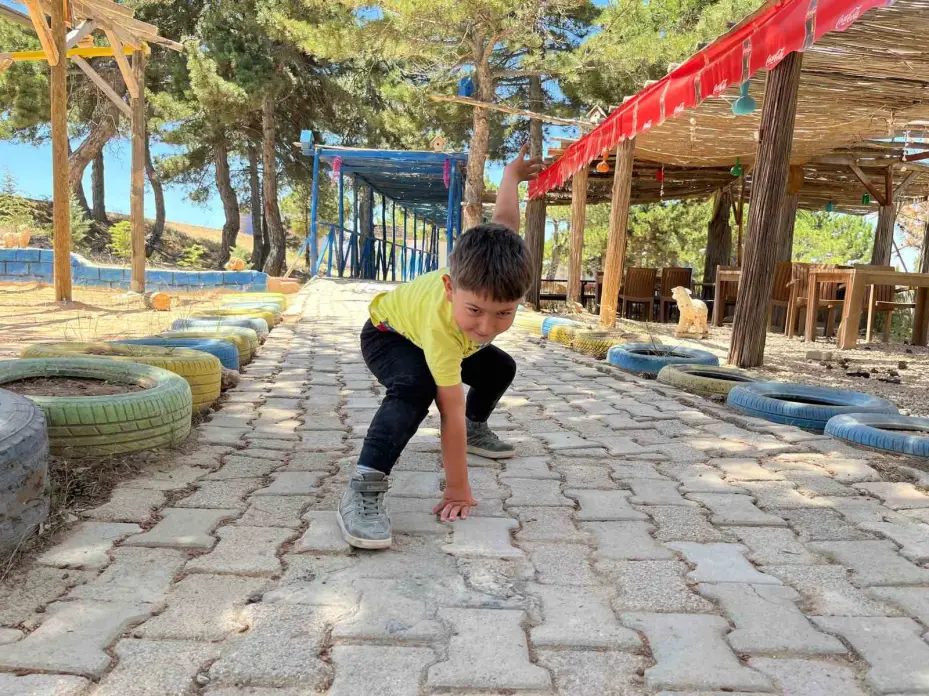 5 yaşındaki Candaş Efe, topuk kanından erken teshisle sağlıklı büyüyor