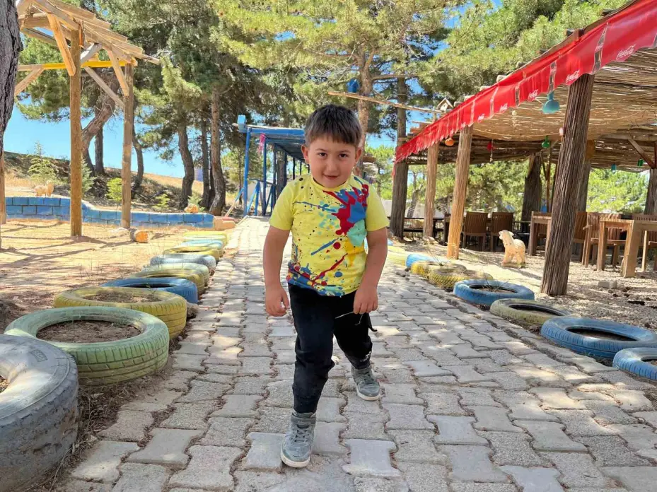 5 yaşındaki Candaş Efe, topuk kanından erken teshisle sağlıklı büyüyor