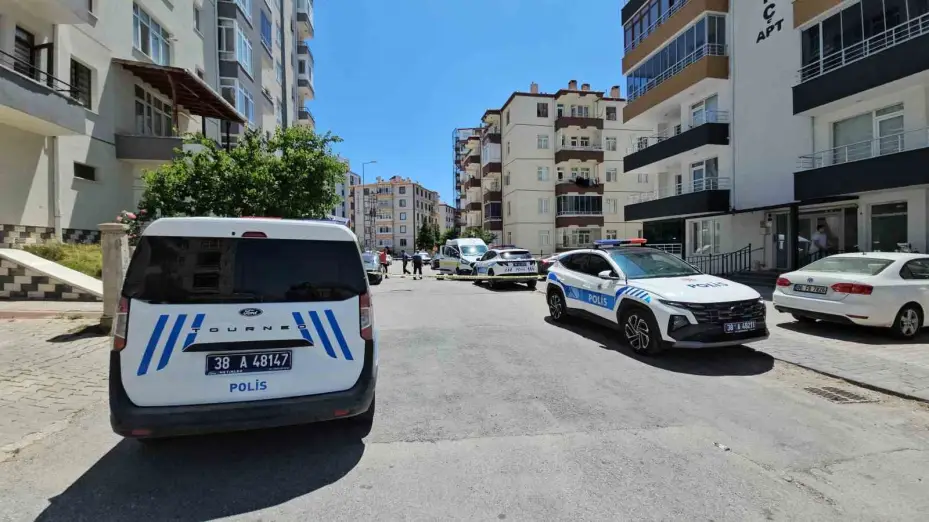 Çocukların kavgasına aileler de dahil oldu: 5’i bıçakla 6 yaralı