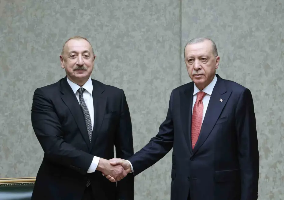 Cumhurbaşkanı Erdoğan, Azerbaycan Cumhurbaşkanı Aliyev ile bir araya geldi