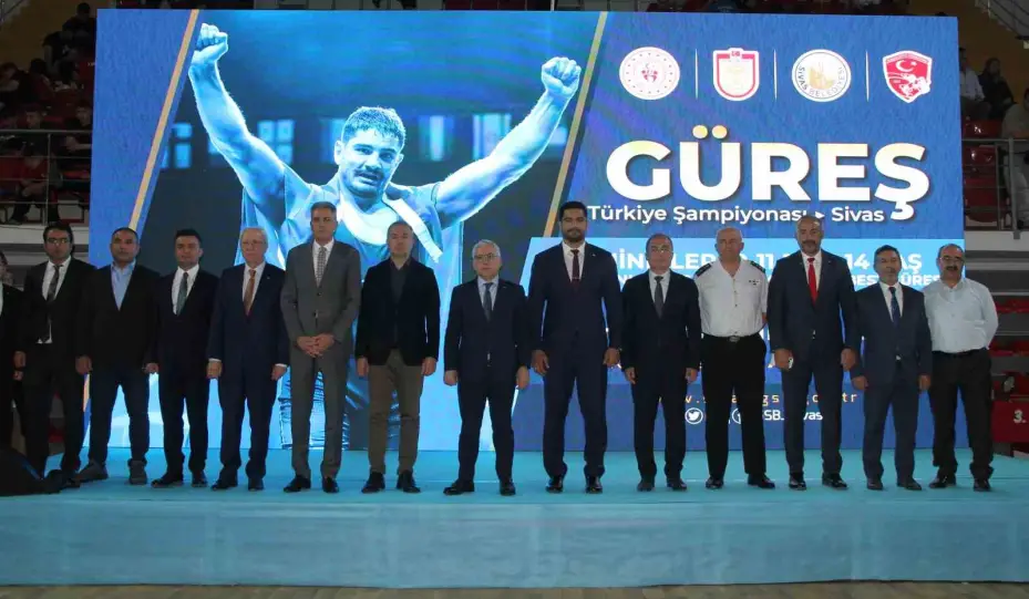 Minikler Türkiye Güreş Şampiyonası’nın açılış seremonisi yapıldı