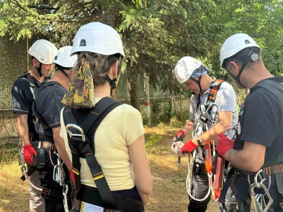 Yüksekte çalışma eğitimi uygulamalı olarak gerçekleştirildi