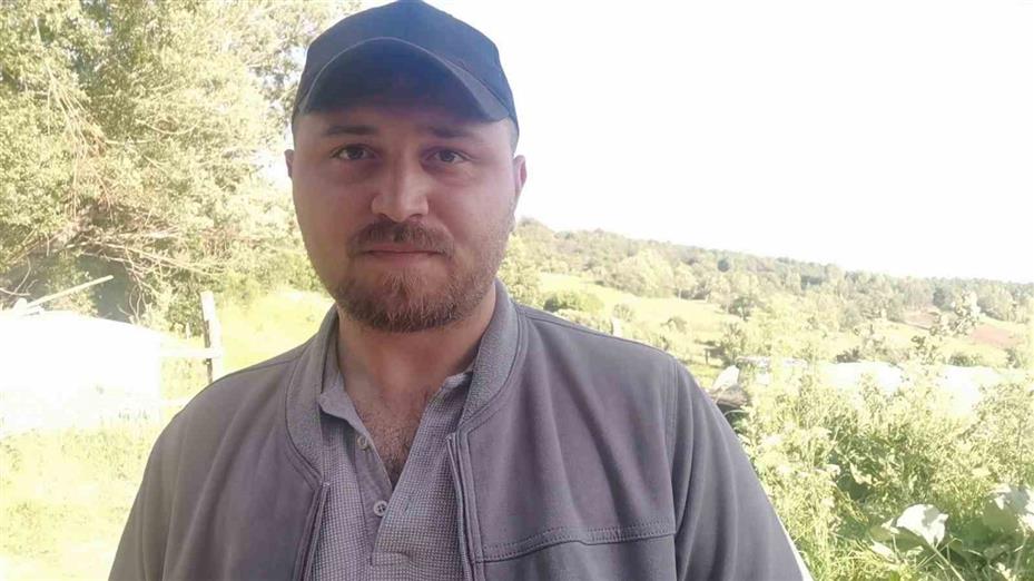 "Keneler, köpekler gibi koku alıp üzerimize geliyor" dedi, o anları kayıt altına aldı