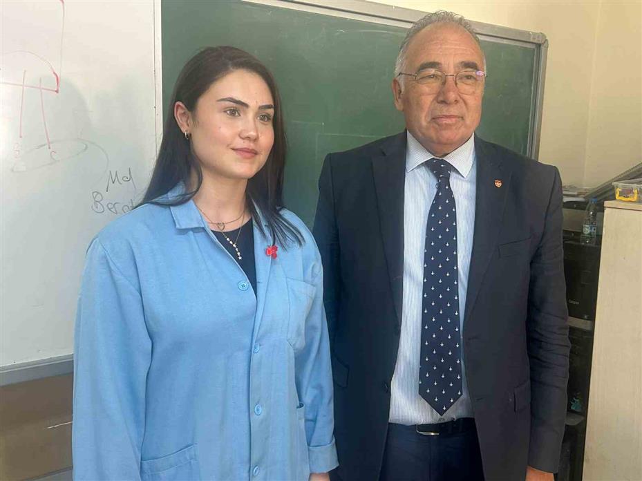 Anadolu lisesini bırakıp meslek lisesini tercih etti, okul 1’incisi oldu