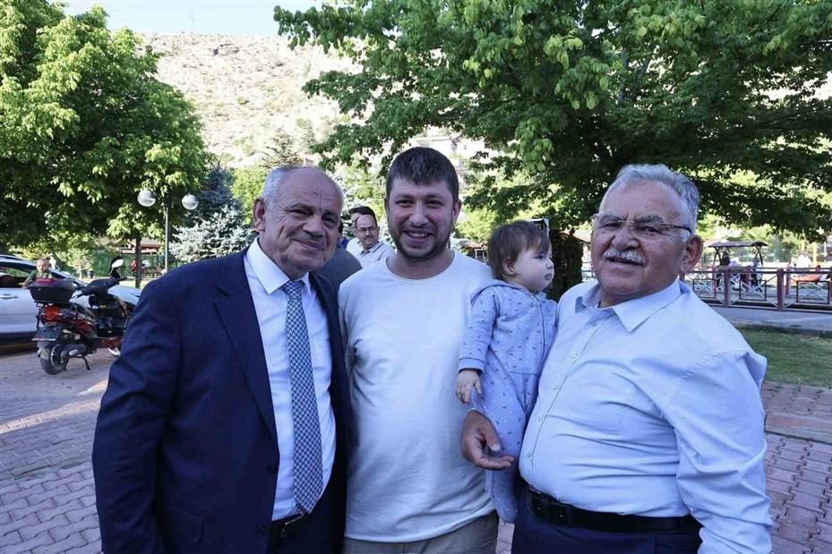 Başkan Büyükkılıç’tan Yahyalı’ya temiz enerji yatırımı: K-Şarj elektrikli araç şarj istasyonu açıldı